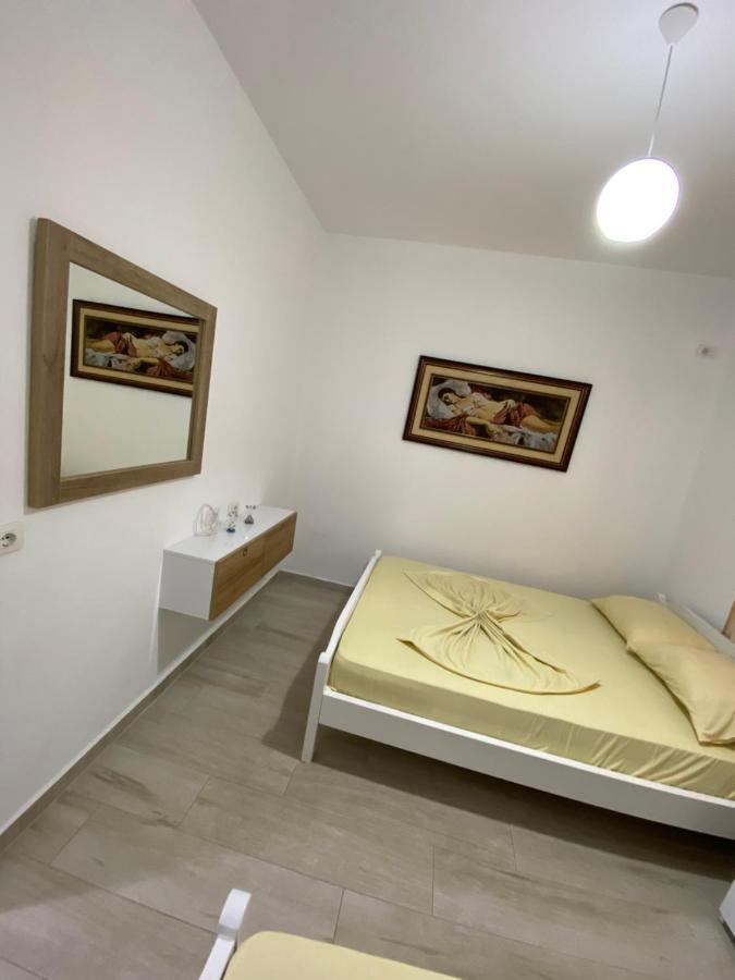 Hotel Andrea Sarandë Eksteriør bilde