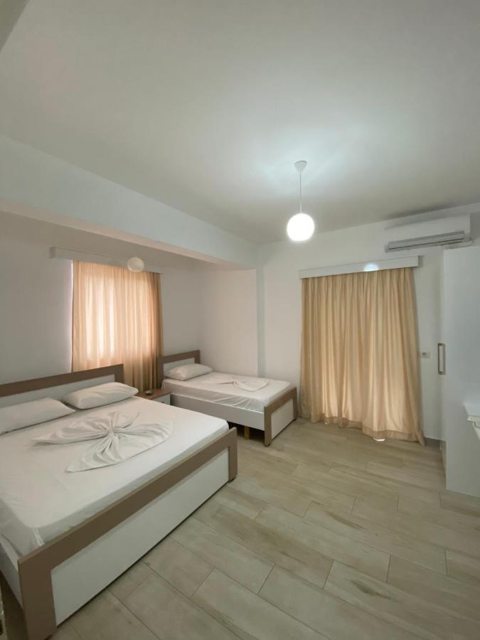 Hotel Andrea Sarandë Eksteriør bilde