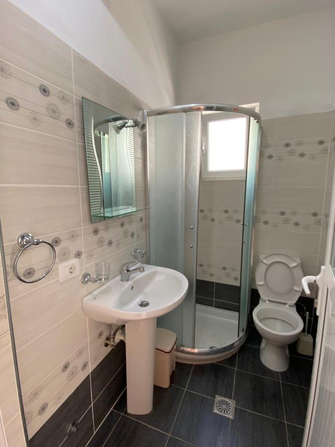 Hotel Andrea Sarandë Eksteriør bilde