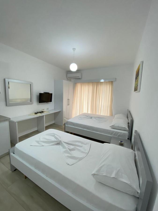 Hotel Andrea Sarandë Eksteriør bilde